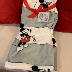 Mickey Mouse Disney Plush Throw White Soft Fleece Blanket NWT